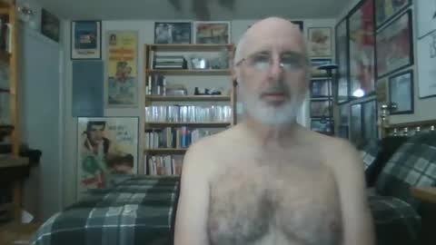 Snapshot of gentcallr chatting on May 22, 8:47 pm Steve online show from May 22, 8:47 pm