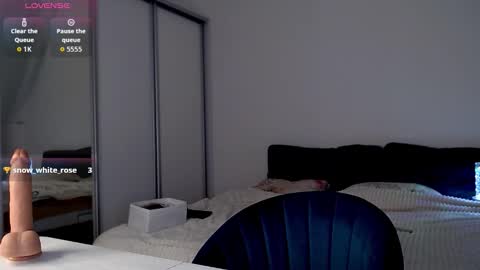 Chrisa online show from November 24, 3:39 am