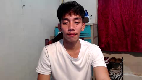 Snapshot of gentlemanlustx chatting on March 16, 3:05 pm Rayl online show from March 16, 3:05 pm