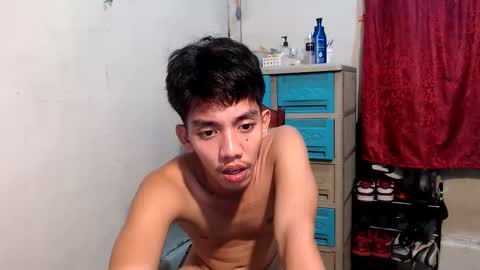 Snapshot of gentlemanlustx chatting on March 18, 6:22 pm Rayl online show from March 18, 6:22 pm