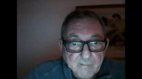 Snapshot of georg1412 chatting on December 5, 4:01 pm georg1412 online show from December 5, 4:01 pm