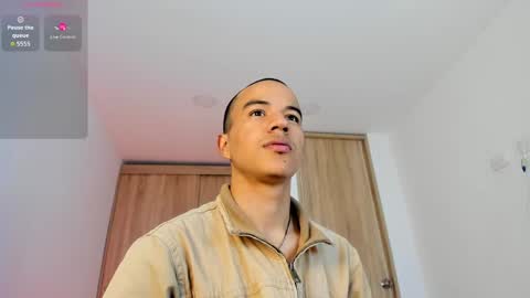 Snapshot of george_cams1 chatting on May 3, 10:05 pm Jorge online show from May 3, 10:05 pm