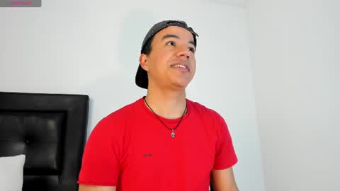 Snapshot of george_cams1 chatting on June 22, 9:17 am Jorge online show from June 22, 9:17 am