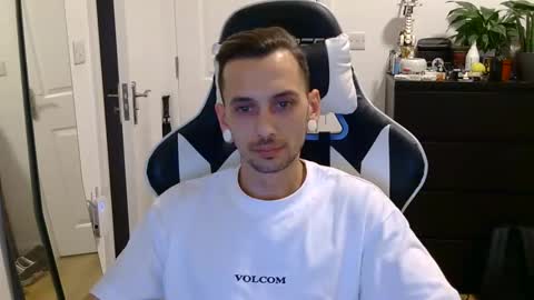 georgek0011 online show from October 3, 2:52 am