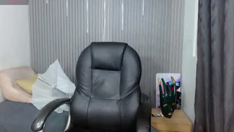 Snapshot of georgesmith_1 chatting on July 5, 11:34 pm GEORGE online show from July 5, 11:34 pm