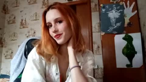 Snapshot of georgianahaeussler chatting on May 23, 3:05 pm Ellie online show from May 23, 3:05 pm