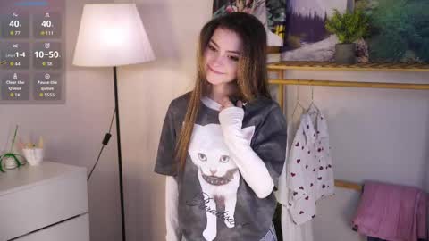 Snapshot of georgiannahearn chatting on April 28, 3:33 am May online show from April 28, 3:33 am