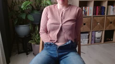 Snapshot of georgiapeachgirl chatting on February 10, 2:10 pm Melissa online show from February 10, 2:10 pm