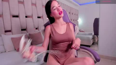 Georgina Kloss  online show from April 13, 4:34 pm