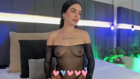 Kendal  online show from February 17, 11:09 pm