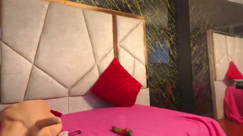 geraldinesuaan online show from September 13, 3:17 am