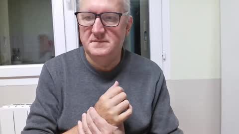 gerardlp131313 online show from November 3, 8:43 pm