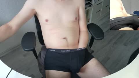 Snapshot of germinator33 chatting on November 7, 9:42 am germinator33 online show from November 7, 9:42 am