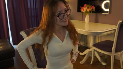 Snapshot of gertrudisshinn chatting on April 10, 11:59 am Kristy online show from April 10, 11:59 am