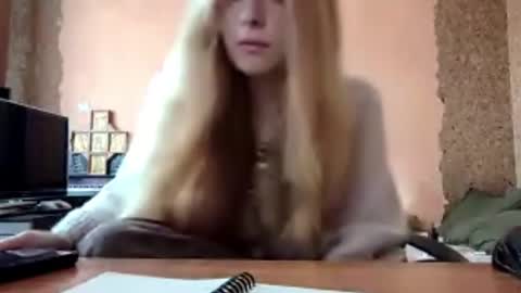 Snapshot of gertrudisturbe chatting on April 3, 6:11 am Kate online show from April 3, 6:11 am