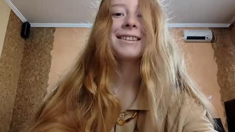 Snapshot of gertrudisturbe chatting on April 21, 12:12 am Kate online show from April 21, 12:12 am