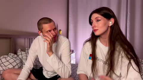 Snapshot of gethigh_ chatting on December 11, 7:36 pm Liz and Mark online show from December 11, 7:36 pm