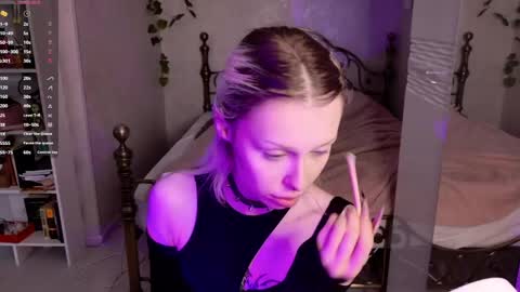 violeta online show from May 17, 4:43 am