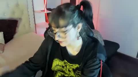 Allison  online show from February 8, 4:14 pm