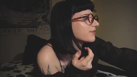 ghoticspectre online show from January 17, 5:05 pm