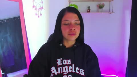 giaaaa   online show from April 7, 12:11 am