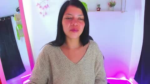 giaaaa   online show from April 25, 11:35 pm