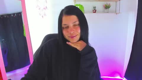 giaaaa   online show from April 26, 11:35 pm