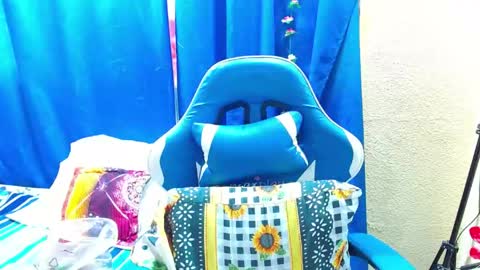 Snapshot of gia_leinn chatting on June 9, 4:18 pm Gia online show from June 9, 4:18 pm
