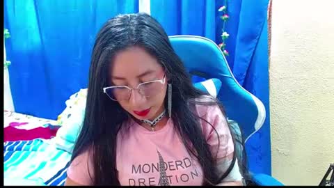 Snapshot of gia_leinn chatting on June 22, 4:59 pm Gia online show from June 22, 4:59 pm