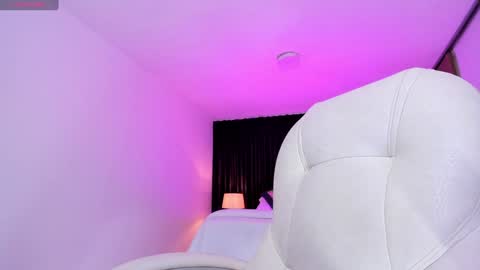 Snapshot of gia_lowry chatting on January 11, 5:51 pm Gia lowry online show from January 11, 5:51 pm