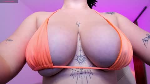 Snapshot of gia_lowry chatting on January 14, 5:56 pm Gia lowry online show from January 14, 5:56 pm