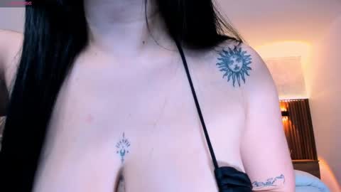 Snapshot of gia_lowry chatting on February 18, 6:15 am Gia lowry online show from February 18, 6:15 am