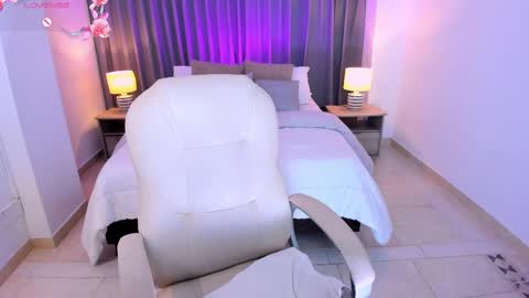 Snapshot of gia_lowry chatting on March 4, 6:15 am Gia lowry online show from March 4, 6:15 am