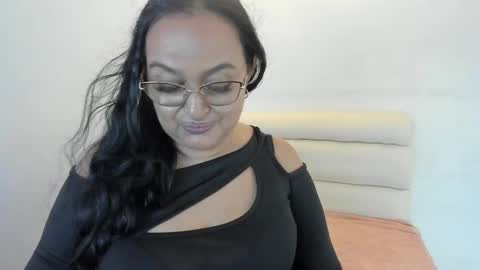 nahomi online show from December 5, 6:21 am