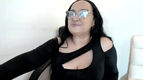 nahomi online show from January 12, 4:10 am