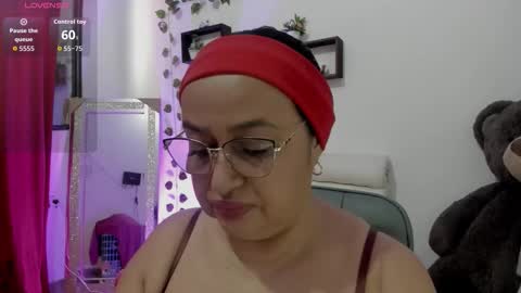 nahomi online show from October 5, 4:05 pm