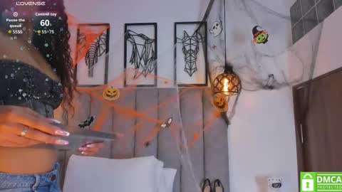 Snapshot of gia_scott chatting on October 26, 9:10 pm Darlliny online show from October 26, 9:10 pm