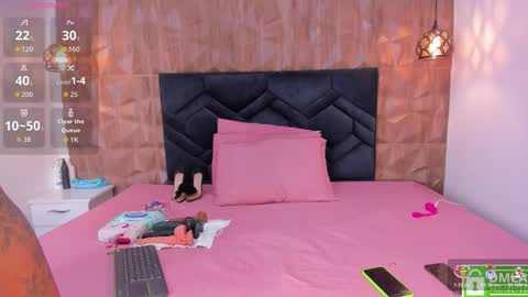 Snapshot of gia_scott chatting on December 2, 8:48 pm Darlliny online show from December 2, 8:48 pm