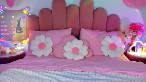 Gia online show from November 18, 2:54 pm