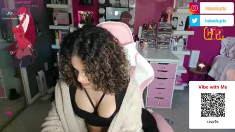 Snapshot of giadior31 chatting on November 4, 8:30 pm Gia Dior online show from November 4, 8:30 pm