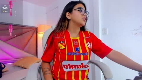 Gia  online show from January 13, 5:55 pm