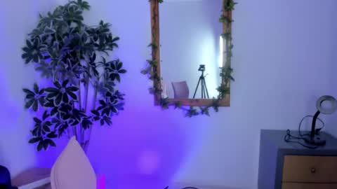 Gia  online show from October 14, 12:50 pm