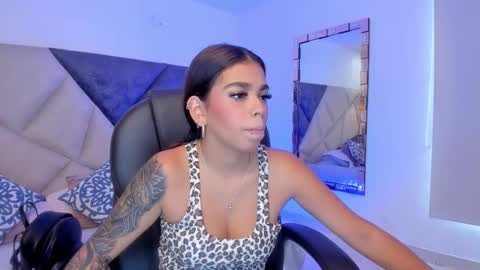 Gia  online show from October 16, 6:42 pm