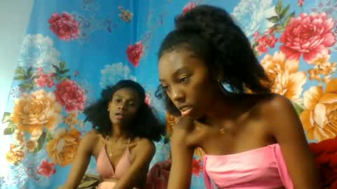 Snapshot of gialbloody chatting on June 15, 4:53 pm gialbloody online show from June 15, 4:53 pm