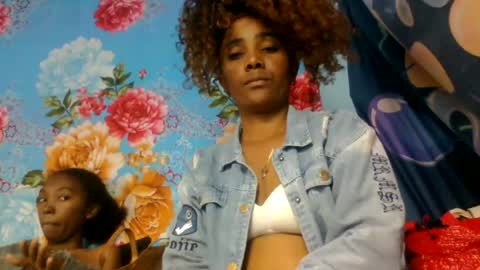 Snapshot of gialbloody chatting on June 18, 5:17 pm gialbloody online show from June 18, 5:17 pm