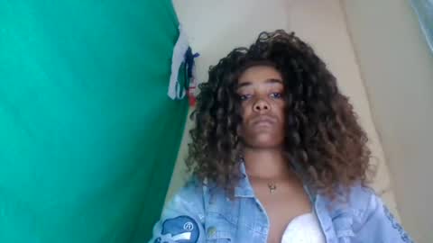 Snapshot of gialbloody chatting on July 13, 1:03 pm gialbloody online show from July 13, 1:03 pm
