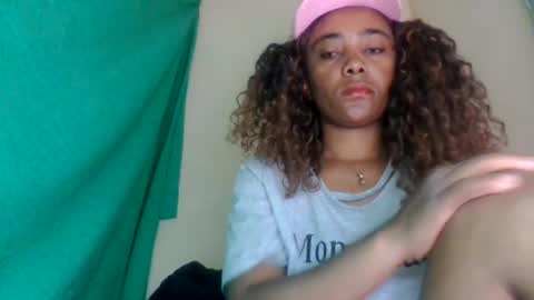 Snapshot of gialbloody chatting on July 16, 9:48 am gialbloody online show from July 16, 9:48 am