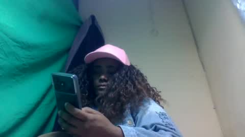 Snapshot of gialbloody chatting on July 22, 4:26 am gialbloody online show from July 22, 4:26 am