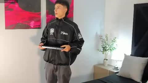 Snapshot of gian_rossii chatting on June 22, 11:18 am GIAN online show from June 22, 11:18 am