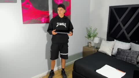 Snapshot of gian_rossii chatting on June 26, 11:25 am GIAN online show from June 26, 11:25 am